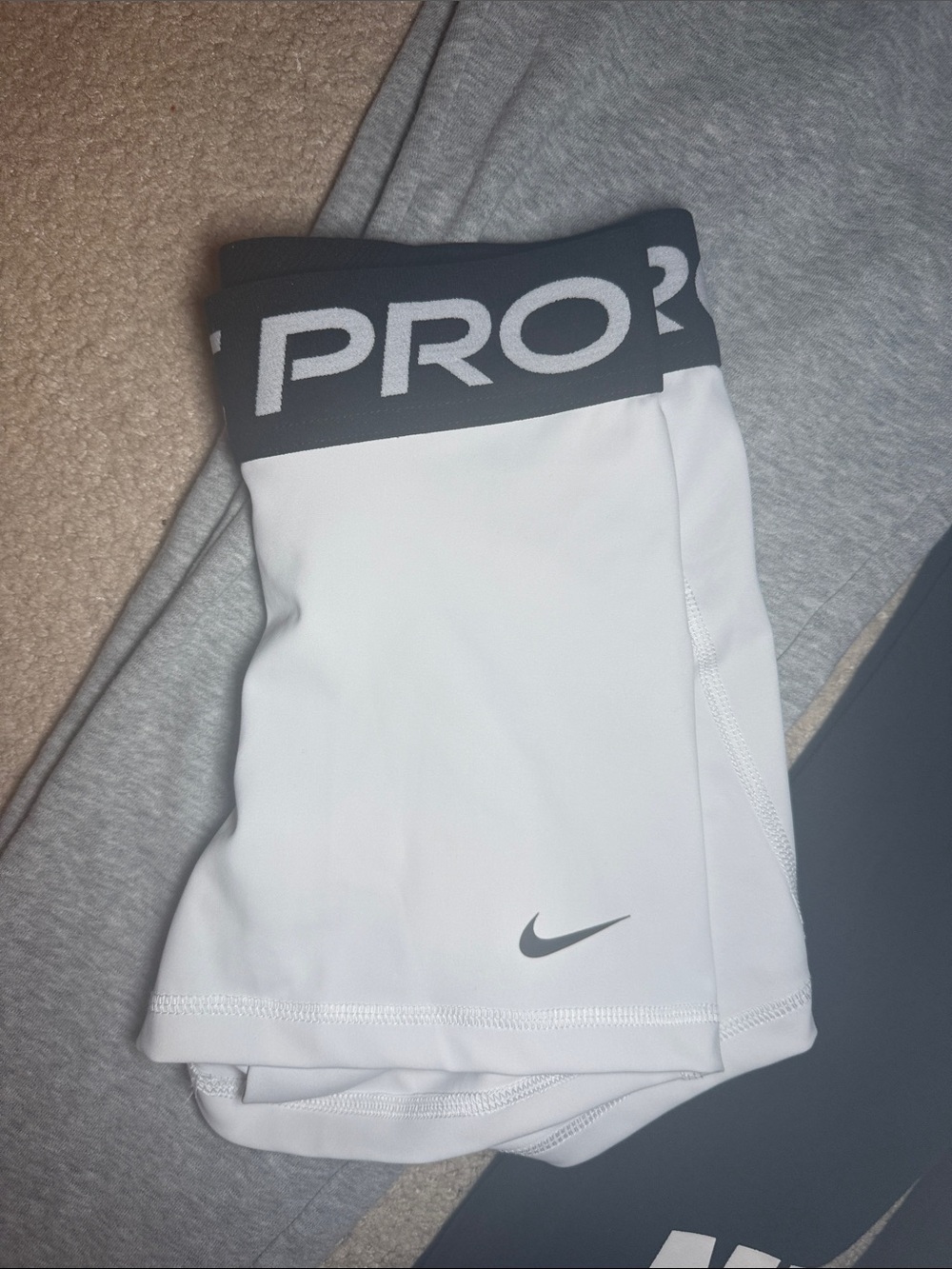 Nike Black Leggings, Gray Joggers & White Shorts Set (lot of 4) - Picture 3 of 11